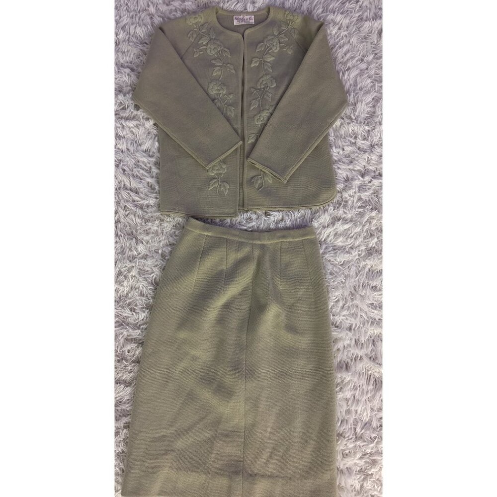 Charles & Co 100% Wool Embroidered Floral Green 2-Piece Skirt Suit Set Vintage